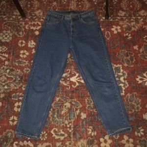 "Mom Fit" Jeans